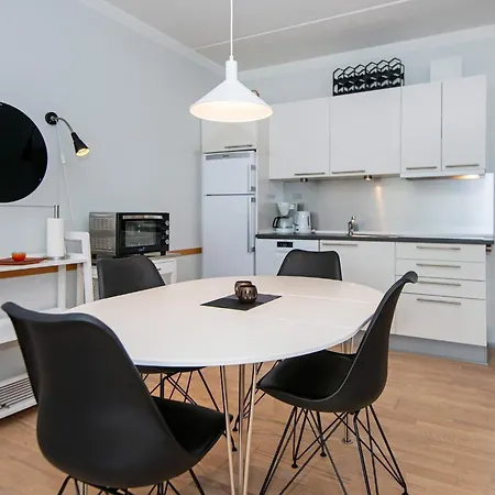4 Person On A In Appartement *